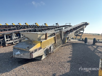 2022 Superior 36 in x 60 ft Portable Radial Stacking Conveyor