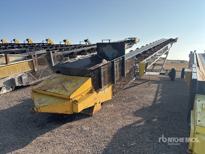 2020 Superior 36 in x 60 ft Portable Radial Stacking Conveyor