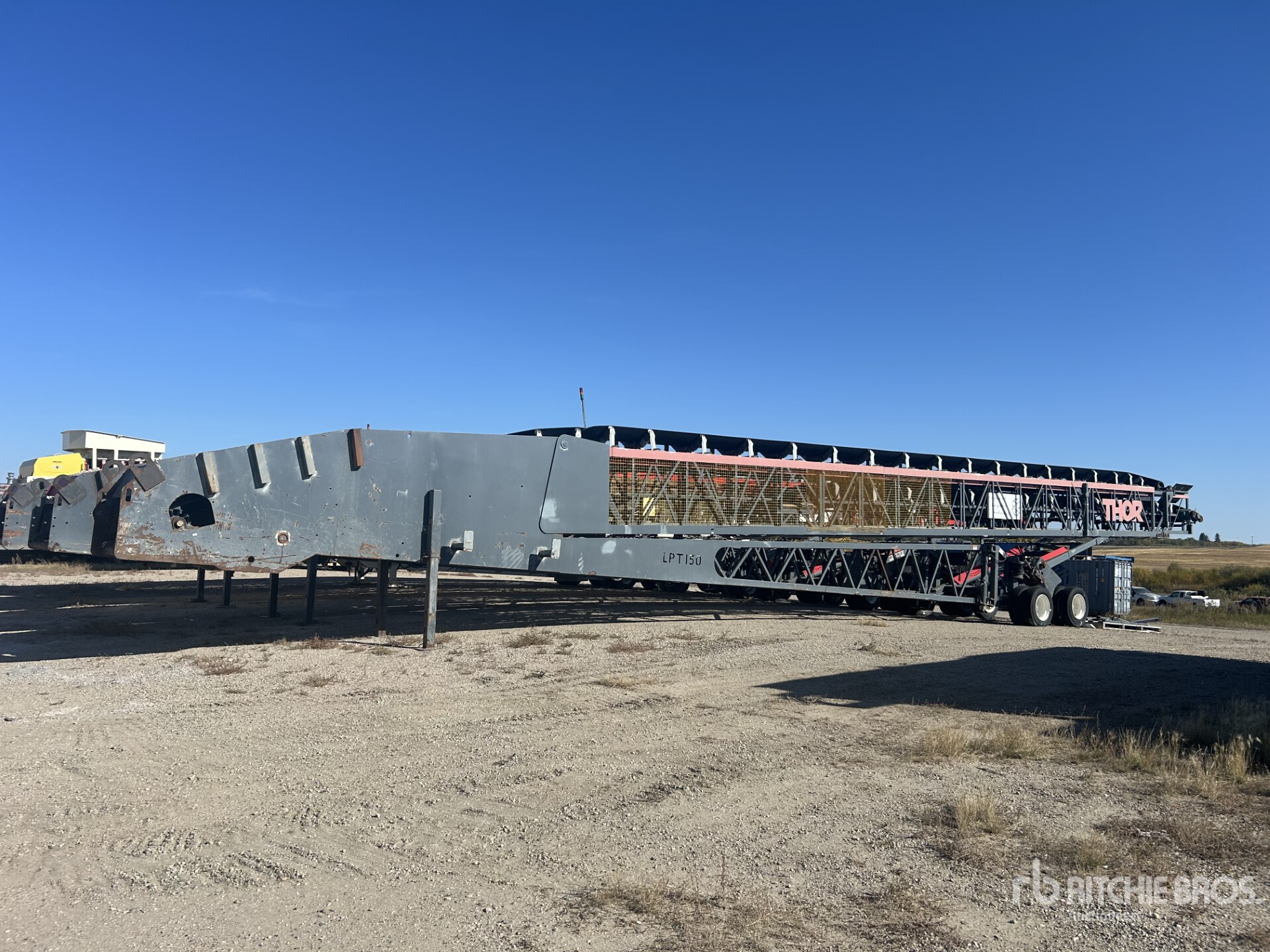 2016 Thor LPT150-8 36 in x 150 ft Telescopic Radial Stacking Conveyor