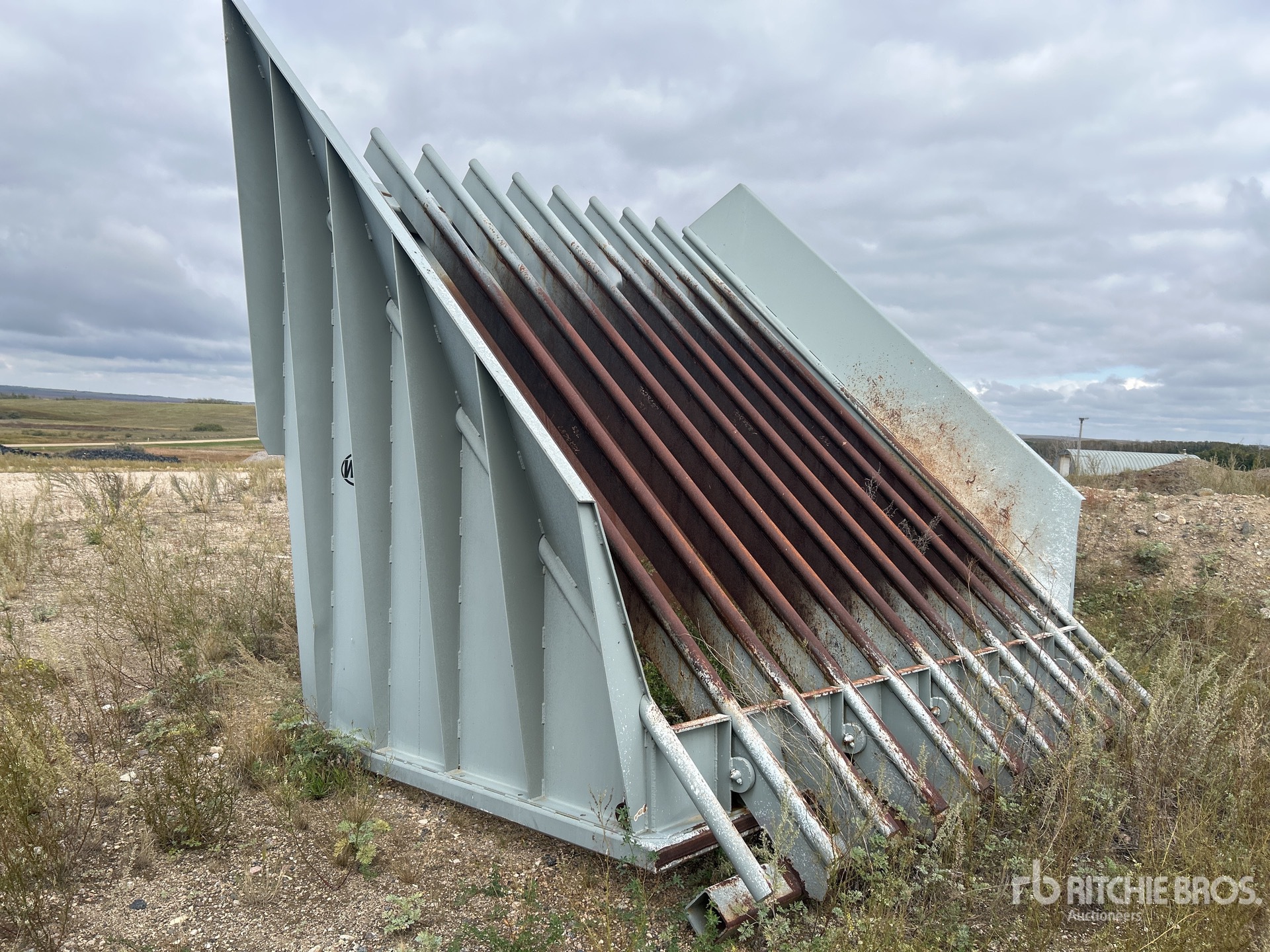2016 WRT 84S-153 13 ft x 13 ft Grizzly Screen