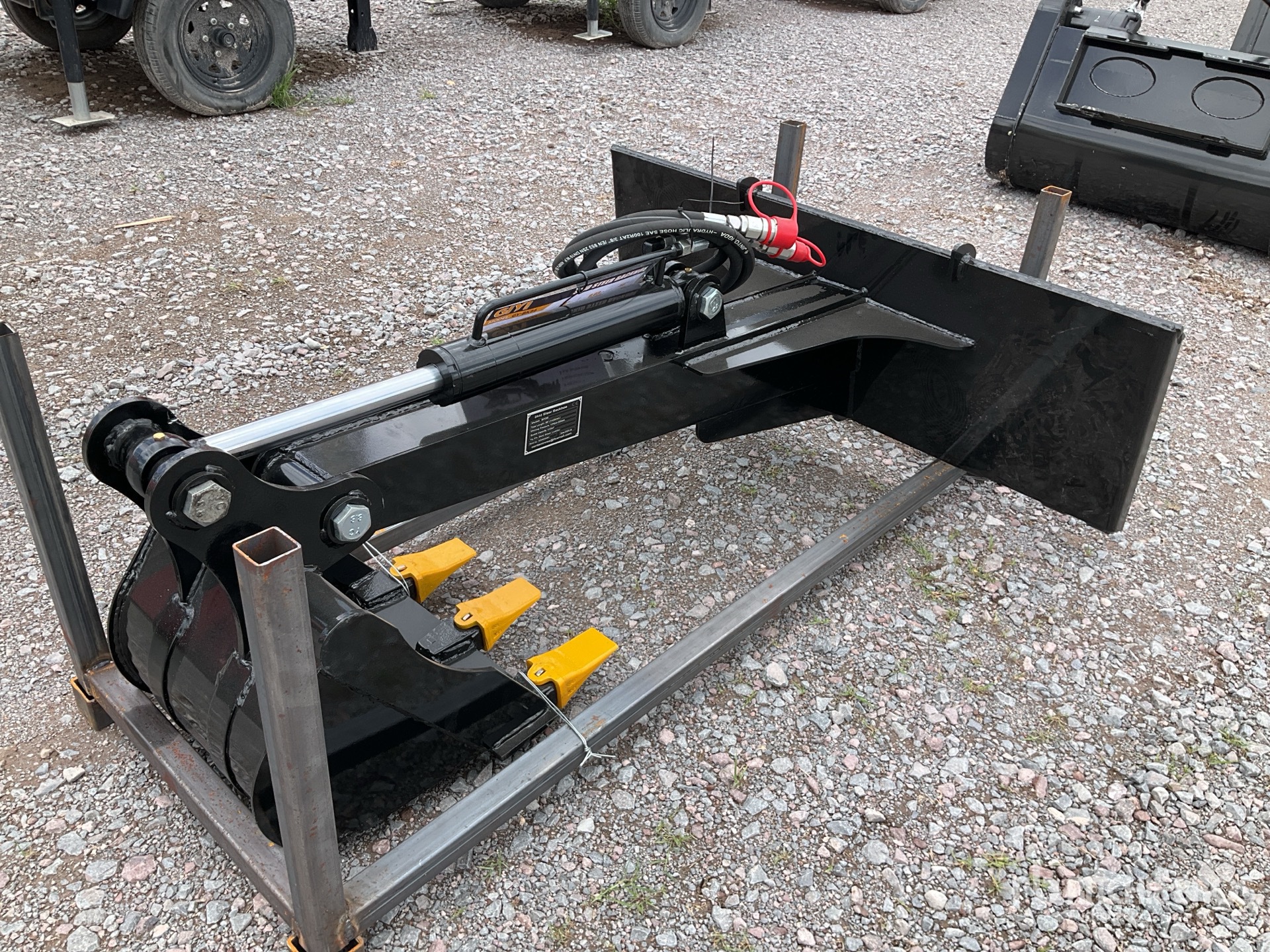 2025 GIYI BK56 Cucharon con Brazo Hidraulico para Minicargador (Sin Usar) / Skid Steer Backhoe (Unused)