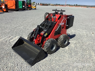 2025 SDLOOL 323W Mini Minicargador (Sin Usar) / Mini Chargeuse à direction à glissement (Unused)