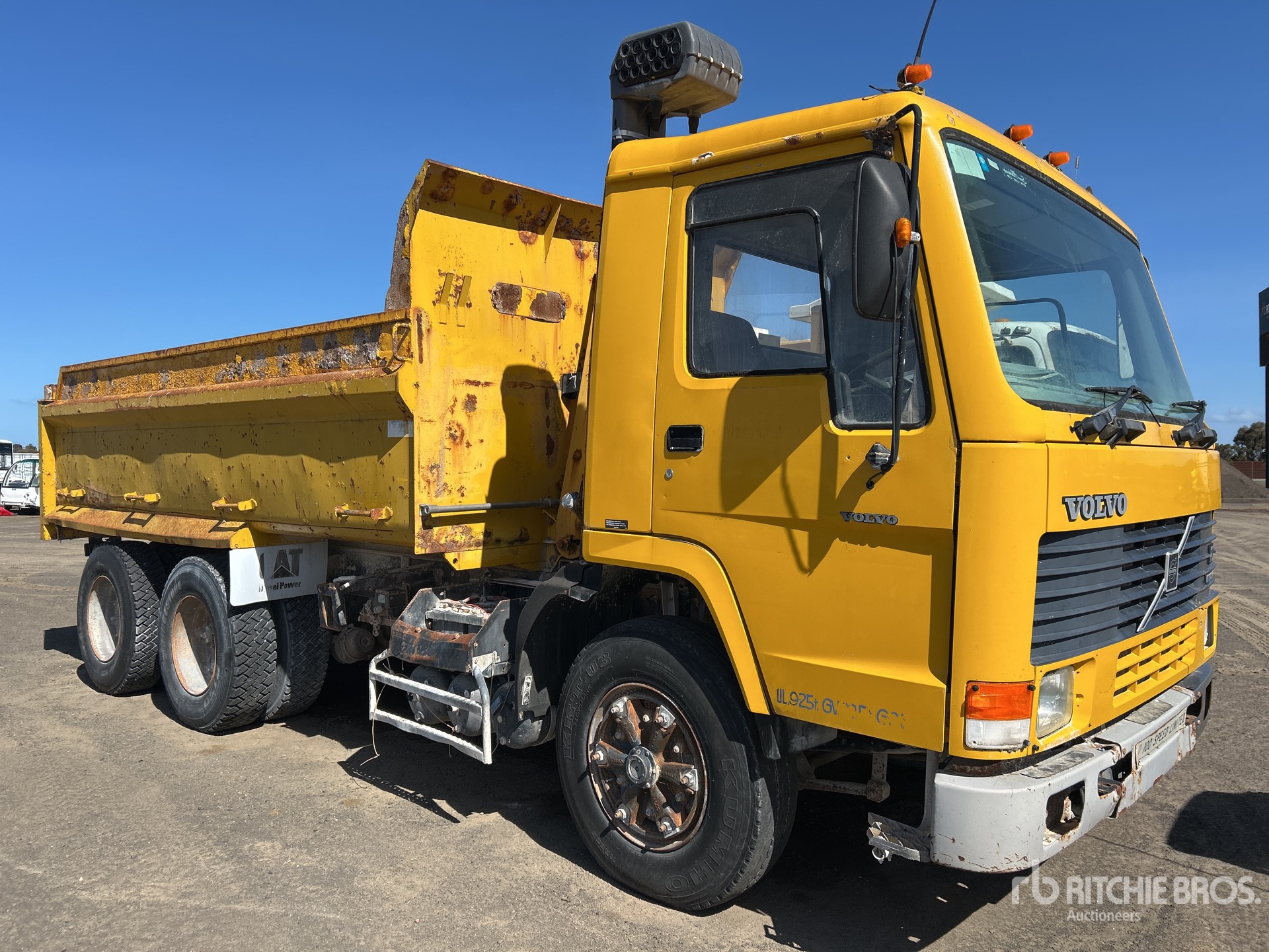 1991 Volvo FL7 6x4 T/A Dump Truck