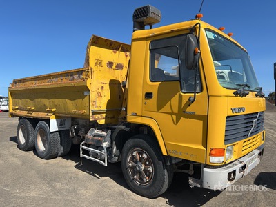 1991 Volvo FL7 6x4 Camion à benne tandem