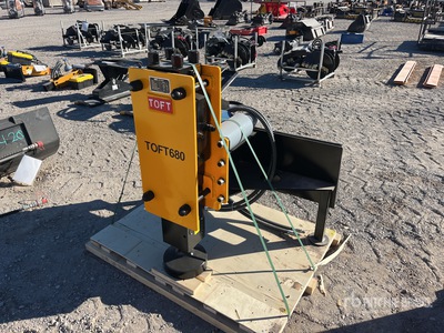 2025 TOFT TOFT680 Chargeuse compacte piquet (Unused)