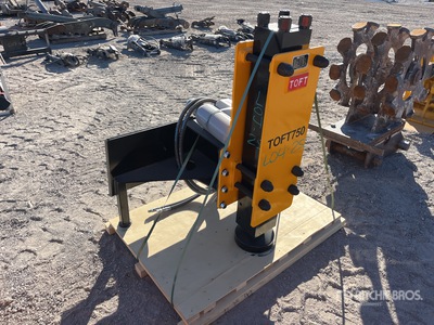 2025 TOFT TOFT750 Chargeuse compacte piquet (Unused)