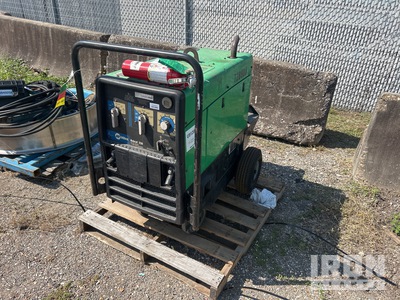 2015 Miller Bobcat 250 250 A Multi-Process Engine Driven Welder (Inoperable)