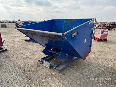 5 ft 6 in x 5 ft 8 in Self-Dumping Hopper