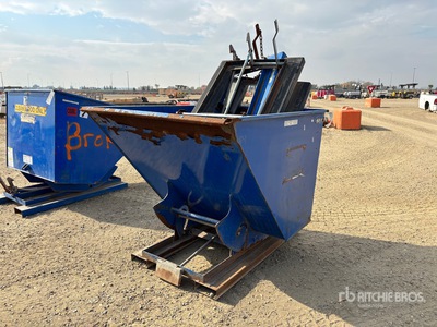 5 ft 4 in x 4 ft 8 in Self-Dumping Hopper