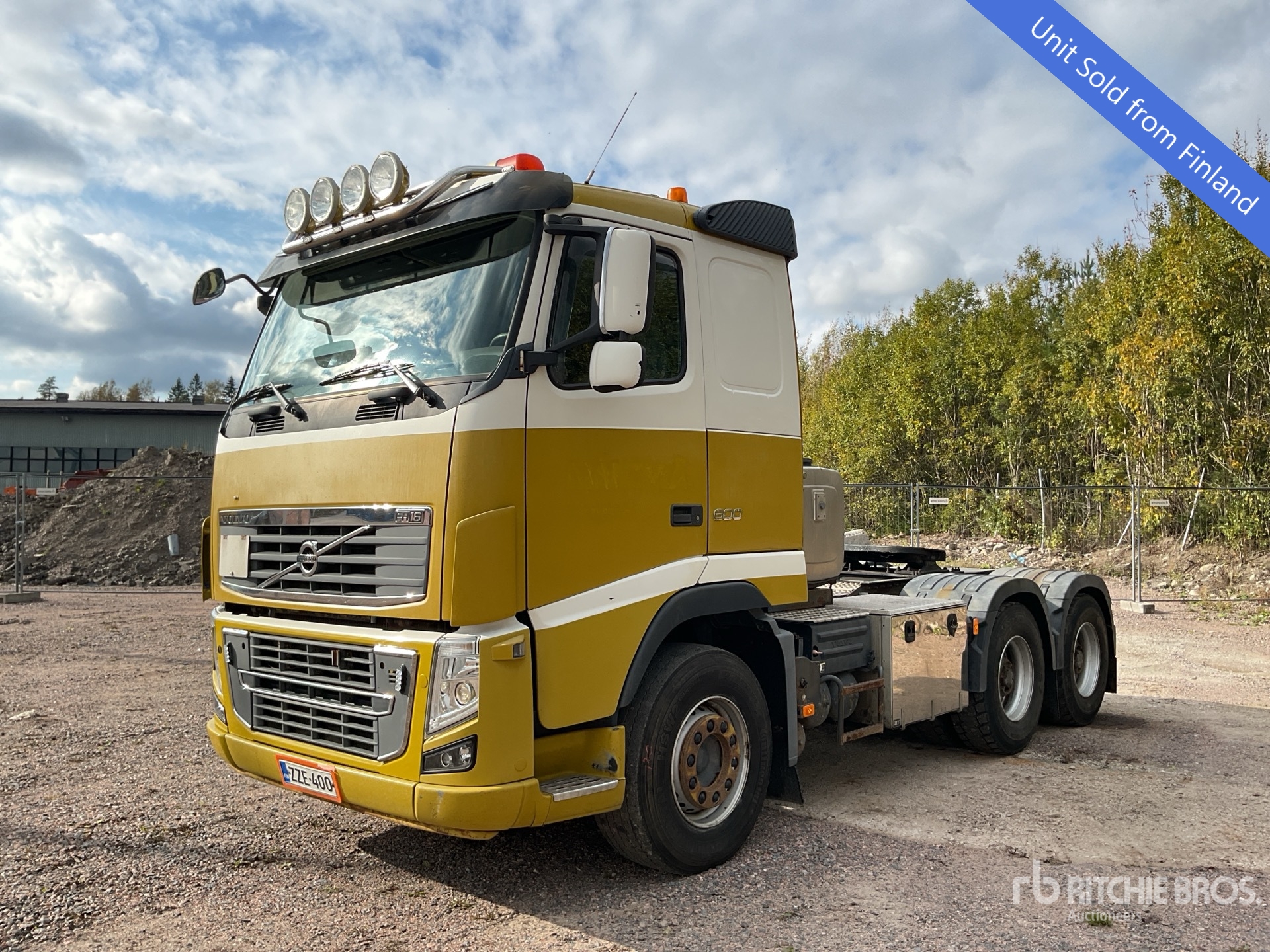 2012 Volvo FH16-600 6x4 Sleeper Truck Tractor