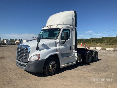 2014 Freightliner Cascadia 125 6x4 T/A Day Cab Truck Tractor