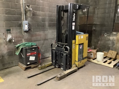 2019 Yale NY040ACNS 3600 lb شاحنة الوصول