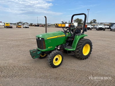 2014 John Deere 3032E جرار ذو دفع رباعي