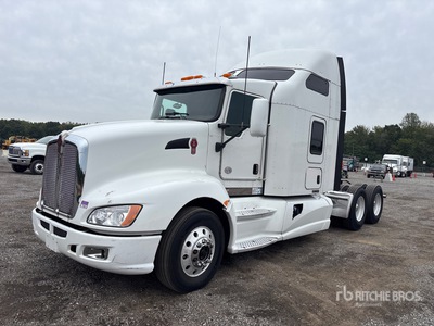 2015 Kenworth T660 6x4 Ciągnik siodłowy T/A z kabiną sypialną