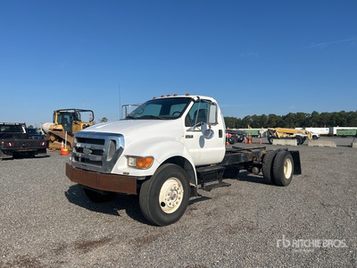 2007 Ford F-750 4x2 Cab and Chassis