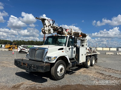 Terex Commander 4047 on 2002 International 7400 6x4 Digger Derrick Truck