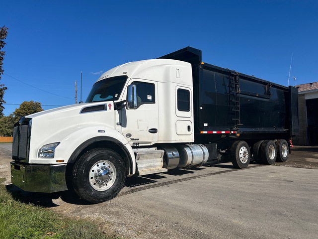 2020 Kenworth T880 8x4 Sleeper Tri/A Dump Truck