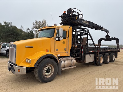 BuiltRite Handlers 2200 21658 lb Articulated Boom on 2009 Kenworth T-800 8x6 Grapple Truck