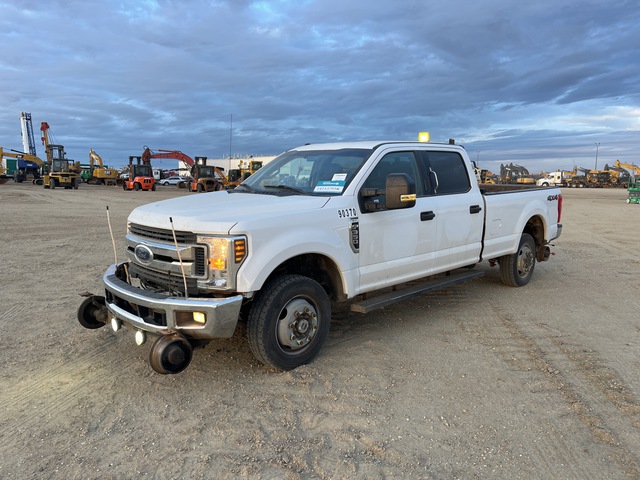2019 Ford F-350 XLT 4x4 Crew Cab Hi-Rail Pickup