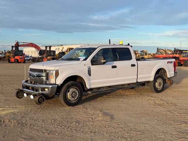 2018 Ford F-350 XLT 4x4 Crew Cab Hi-Rail Pickup
