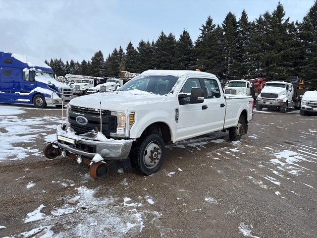 2018 FORD F350 XL 4x4 Crew Cab Hi-Rail Pickup