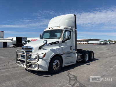 2018 Freightliner Cascadia 6x4 T/A Day Cab Truck Tractor