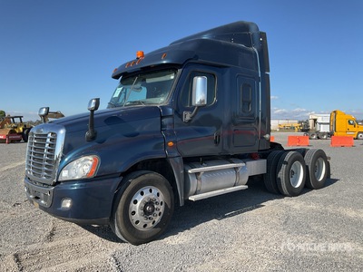 2018 Freightliner Cascadia 125 6x4 Tractocamion con Dormitorio / T/A Sleeper Truck Tractor