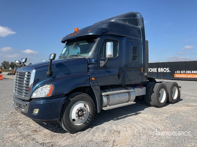 2018 Freightliner Cascadia 125 6x4 Tractocamion con Dormitorio / Tracteur Routier Couchette