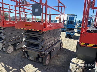 2017 Skyjack SJIII 4740 Electric Scissor Lift