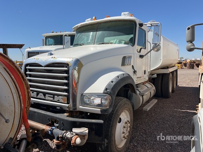 2007 Mack CTP700 4000 gal 6x4 Water Truck