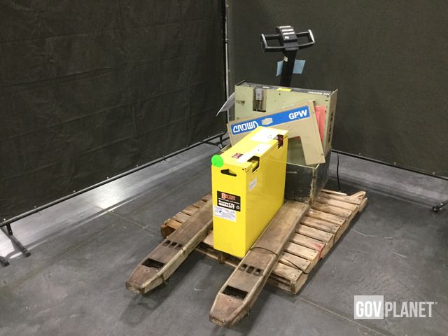 Surplus Crown 40GPW 4 14 Pallet Jack In Chambersburg