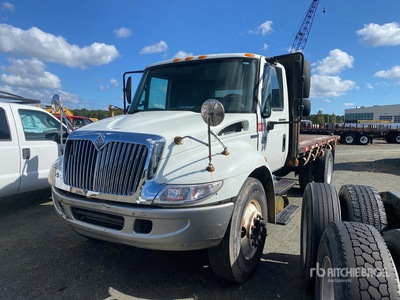 2007 International 4300 4x2 Flatbed Truck (Inoperable)