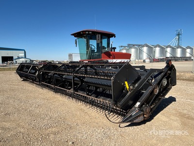 2005 Westward 9352I 30 ft Swather Windrower
