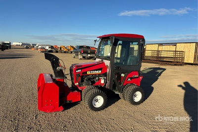 2023 Steiner 450 4WD tractor utilitario