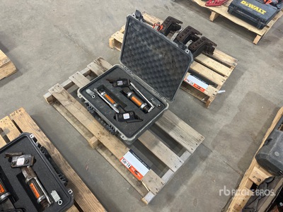 Quantity of (2) Pop-It Flange Spreaders