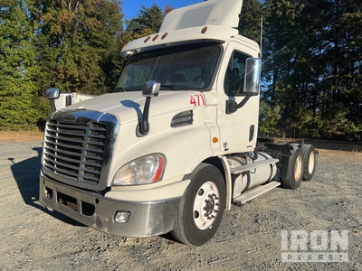 2012 Freightliner Cascadia 113 6x4 T/A Day Cab Truck Tractor