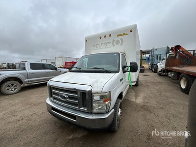 2010 Ford E-450 4x2 Van Truck