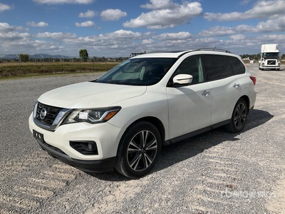 2017 Nissan Pathfinder Exclusive 4WD Camioneta / SUV