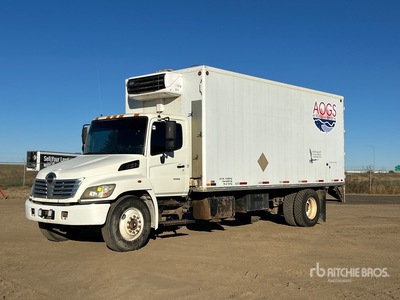 2008 Hino 308 4x2 Furgoneta caja cerrada
