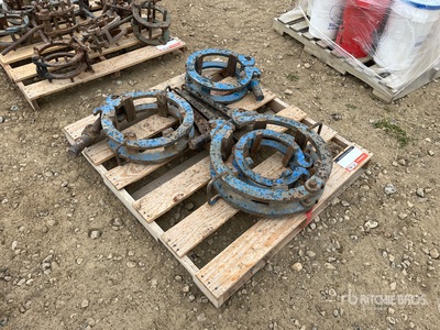 Quantity of Miscellaneous Line-Up Clamps Varios, equipamiento de soldadura