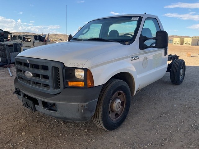 2006 Ford F-350 Super Duty Cab and Chassis