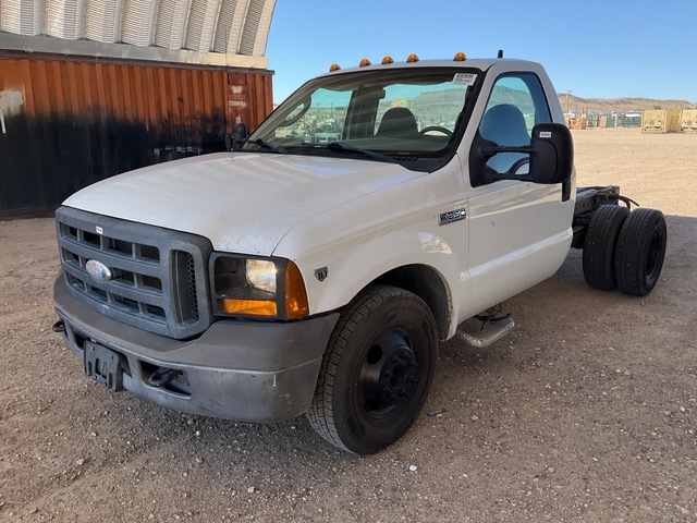 2007 Ford F-350 Super Duty Cab and Chassis