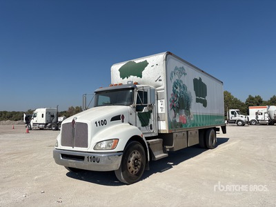 2013 Kenworth T270 4x2 Camion fourgon