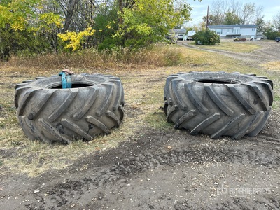 Quantity of (2) Michelin 900/60R32 Banden