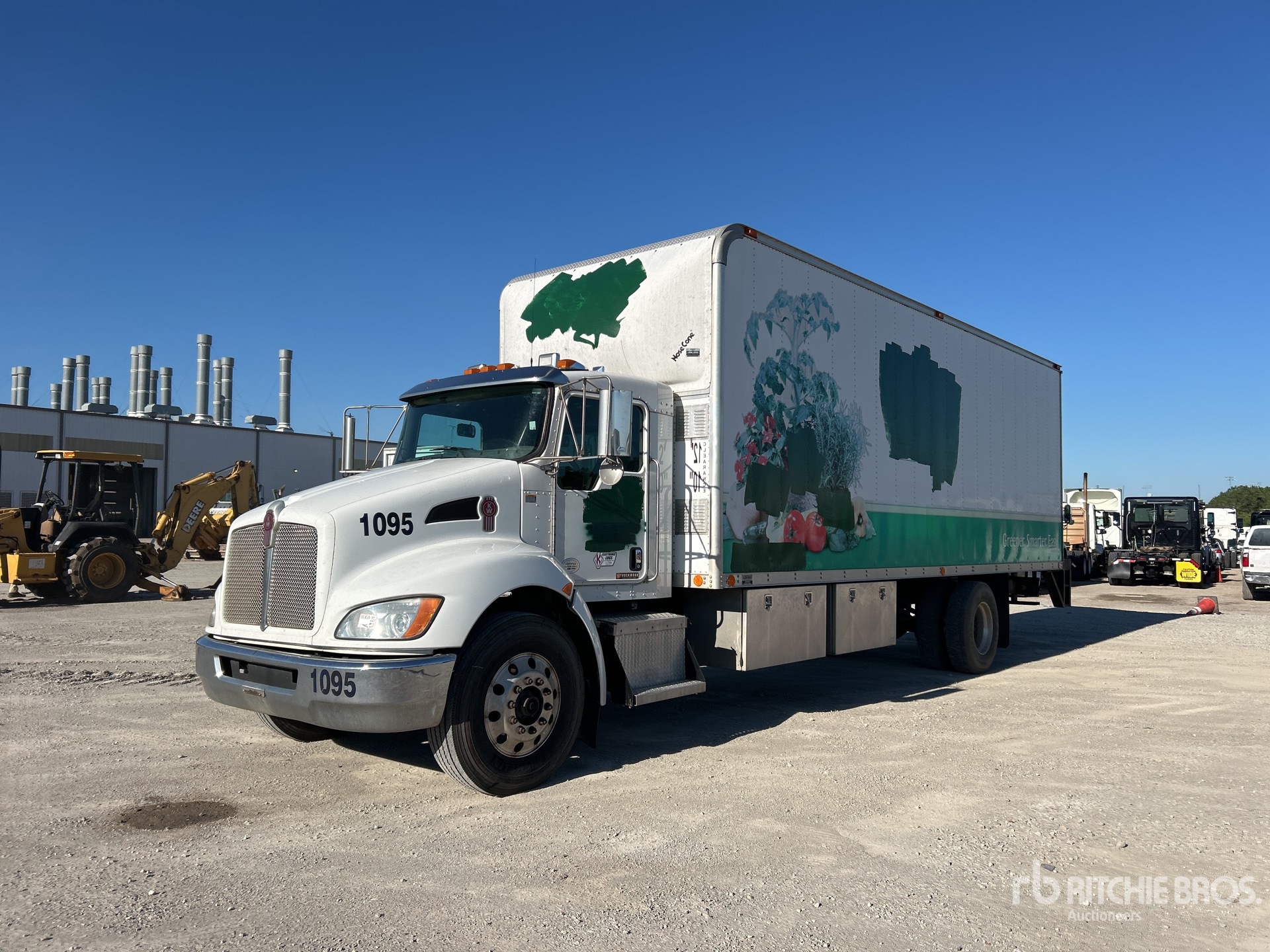 2013 Kenworth T270 4x2 Van Truck