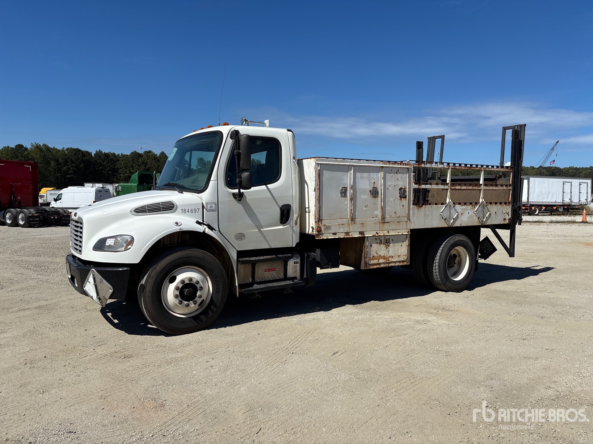 2017 Freightliner M2 106 4x2 Platte vrachtwagen