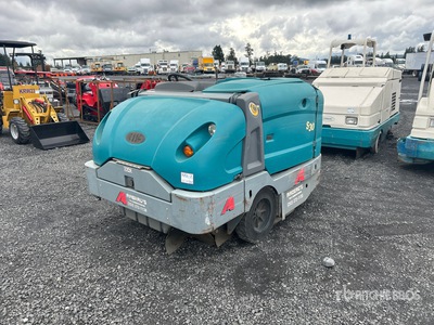 2016 Tennant S-30 Ride-On Floor Sweeper