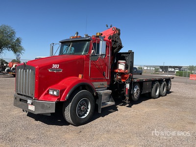 Palfinger 32080 14680 lb Knuckle Boom on 2002 Kenworth T-800 10x4 Boom Truck