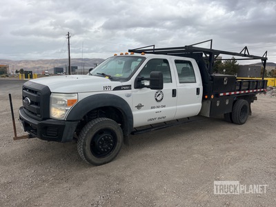 2015 Ford F-550 4x4 Crew Cab Flatbed Truck