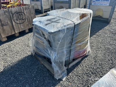 Quantity of Rubbermaid Trash Cans